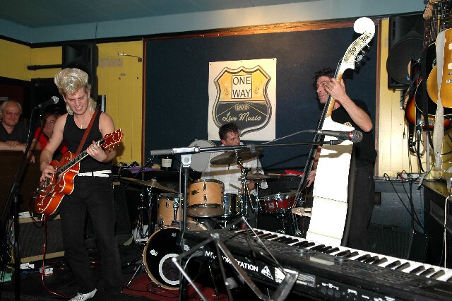 min 2006 11 17 one way 177